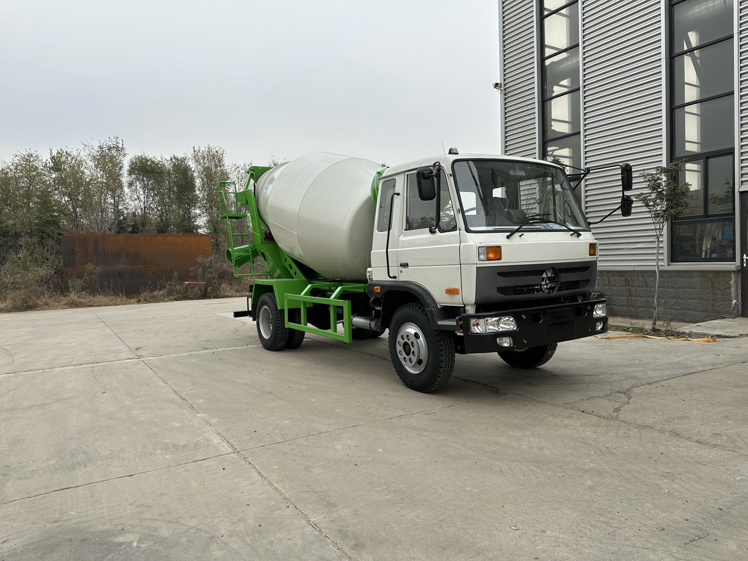 Dongfeng Cab Mixing Equipment real photo 2
