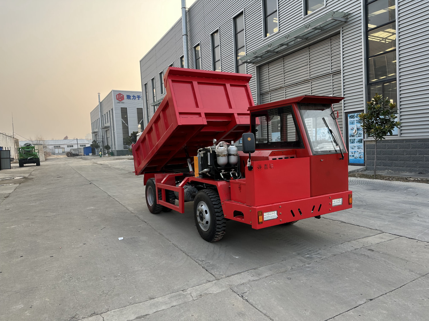 KA Mining Safety Dump Truck real photo 3