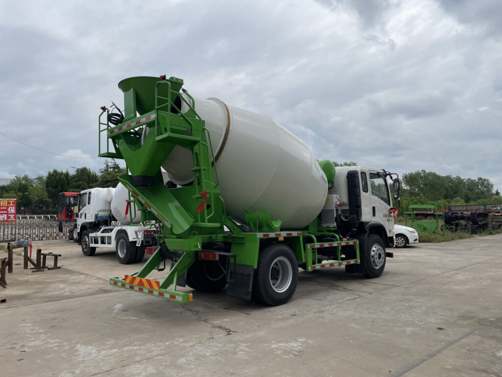 How to Concrete Mixer Truck quipment for Narrow Job Sites and Tunnels demo1
